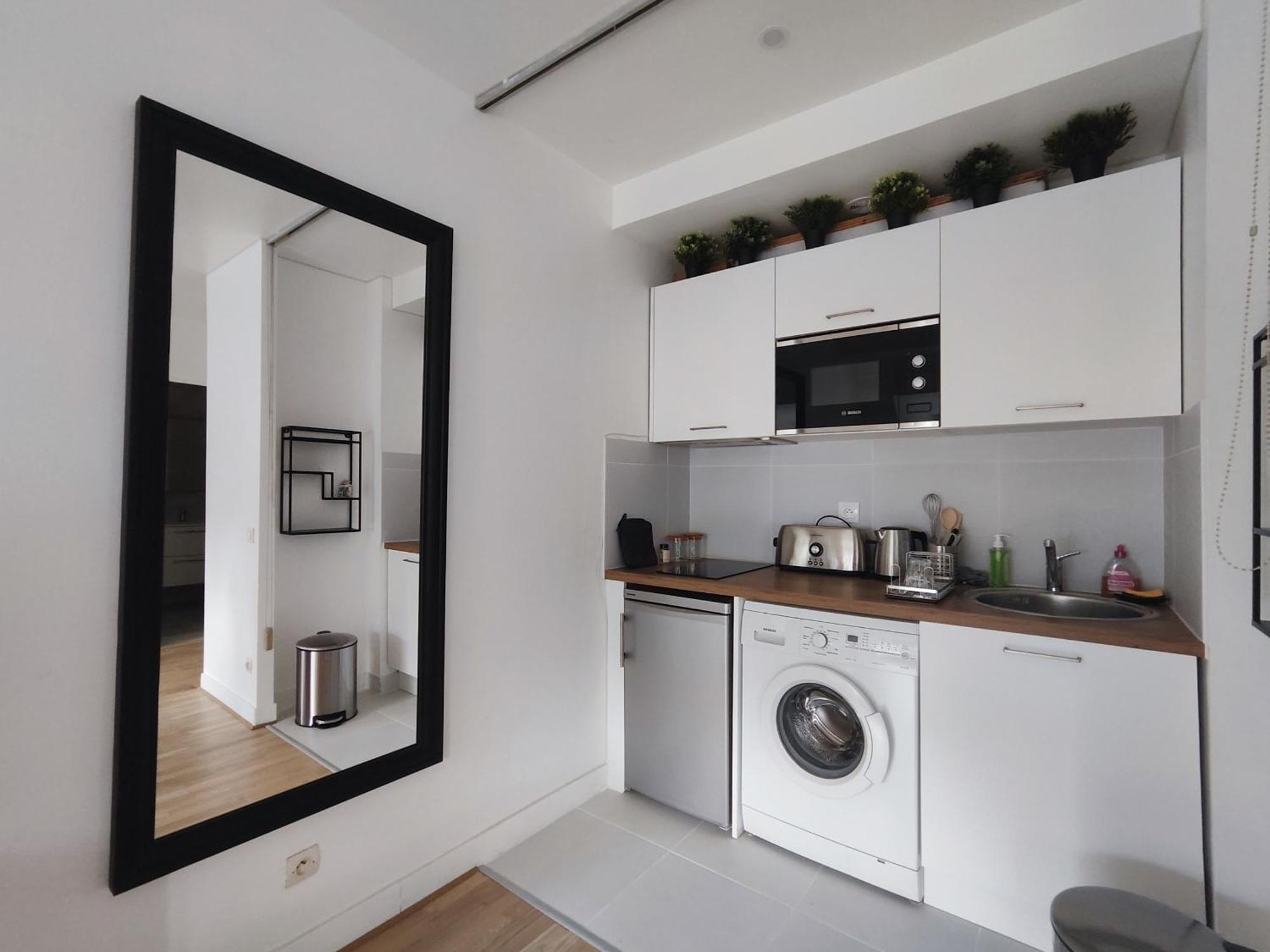 Appartement Rue De Berri - 8 Paris